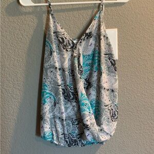 🎉HP🎉 Charming Charlie Grey/White/blue Sleeveless top